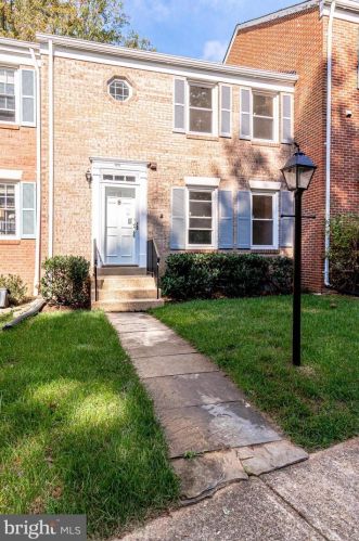 5422 Brixham Ct, Springfield VA  22015-1921 exterior
