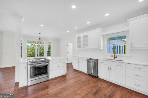 2220 Grand Oaks Dr, Social Circle, GA 30025-4219