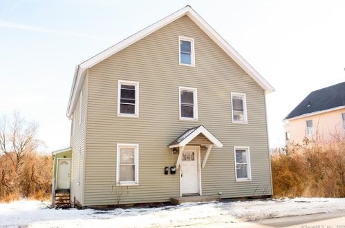 401 Leonard St, Waterbury, CT 06708-4315