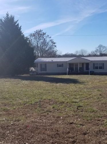 420 Sanford Dr, Nicholson, GA 30565-2104
