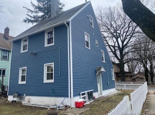 157 Madison St, Waterbury, CT 06706-1813