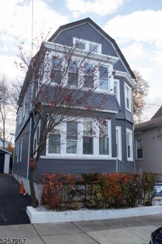90 Watson Ave, Town Center, NJ 07052-6017