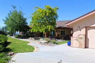 25380 Paramount Dr, Tehachapi, CA 93561-7043