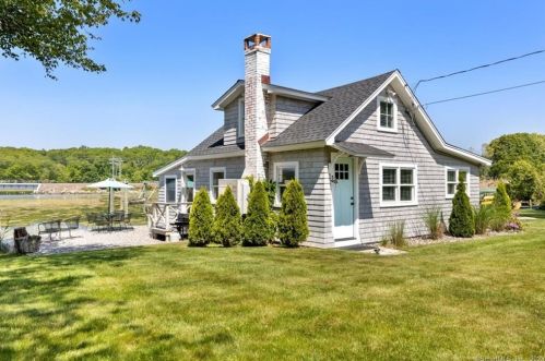 61 Old Black Point Rd, Niantic CT  06357-2819 exterior