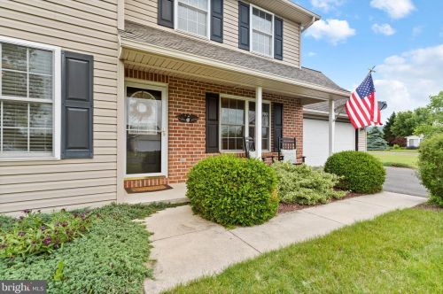 22 Meade Dr, Carlisle PA 17013-8141 exterior