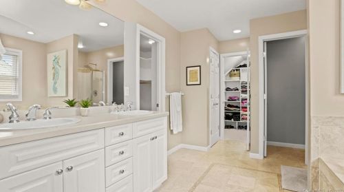 8 Cedar Crest Pl, Norwalk CT  06854-1402 exterior