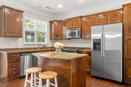 2273 Limehurst Dr, Atlanta GA  30319-5725 exterior