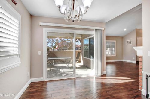 2970 Stacy Dr, Simi Valley, CA 93063-2136