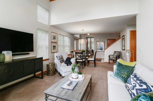 3015 Serenity Ln, Naperville, IL 60564-4671
