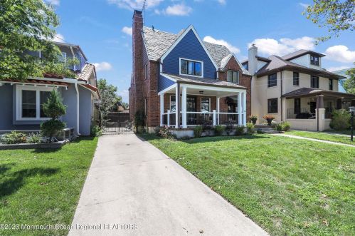 302 2nd Ave, Tinton Falls NJ  07712-6132 exterior