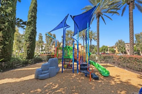 108 Spanish Lace, Irvine CA  92620-3424 exterior