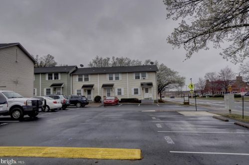 66 Plaza St, Leesburg, VA 20176-3248
