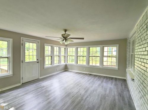 50 Carriage Trce, Stockbridge GA  30281-1328 exterior
