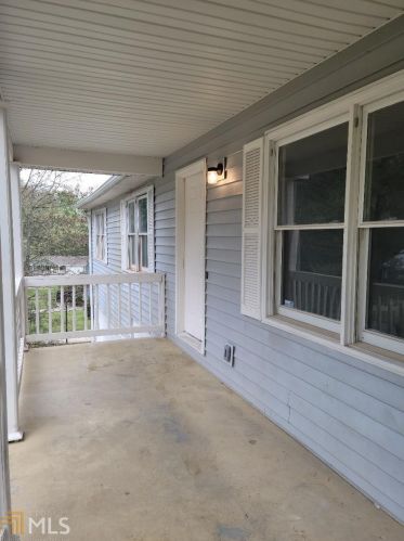 70 Cedar Creek Dr, Porterdale, GA 30014-4042