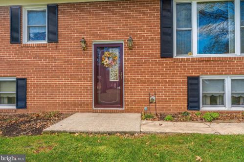 6903 Colonial Ave, Graceham, MD 21788-2802