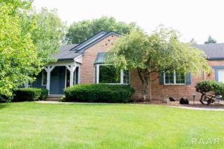 102 Morningside Dr, Peoria, IL 61614-2132