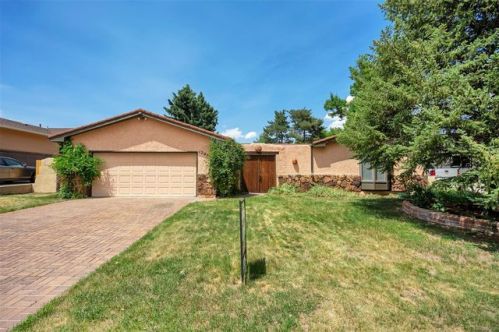 12091 67th Ave, Arvada, CO 80004-2301