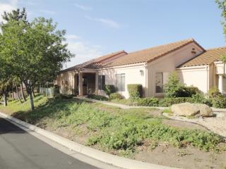 1705 Muirfield Gln, Escondido, CA 92026-1069