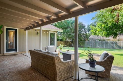 2207 Baltusrol Dr, Austin TX  78747-1202 exterior