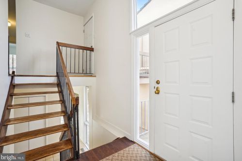 11648 Mediterranean Ct, Herndon, VA 20190-3401
