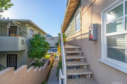 1100 Verdugo Rd, Glendale CA  91208-2918 exterior