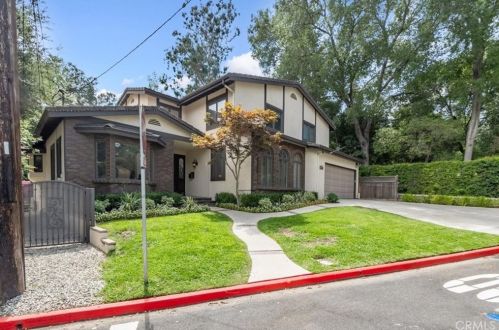 1566 Hillside Dr, Glendale CA  91208-2456 exterior
