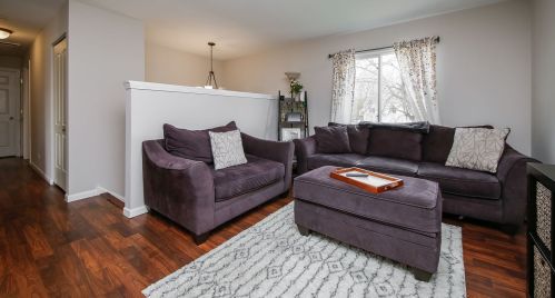 284 Porter Ct, Hanover Park, IL 60103-5034