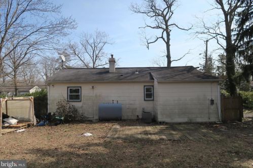 6 Spruce Blvd, Browns Mills, NJ 08015-3847
