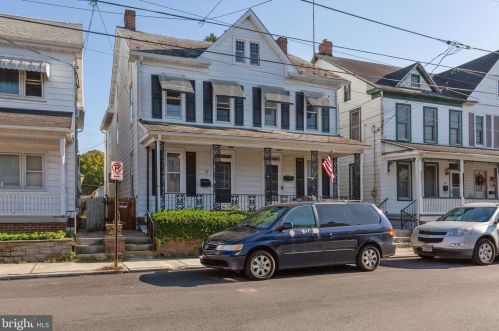 18 Middle St, Hanover PA 17331-3746 exterior