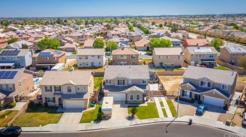 44022 Marbella St, Lancaster CA 93536 exterior