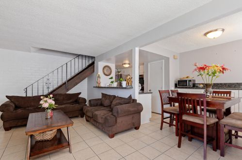 5921 Hickory St, Carpinteria, CA 93013-2745