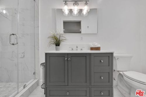 6222 Altura Ave, Glendale CA  91214-2325 exterior