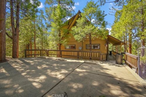 837 Grass Valley Rd, Lake Arrowhead, CA