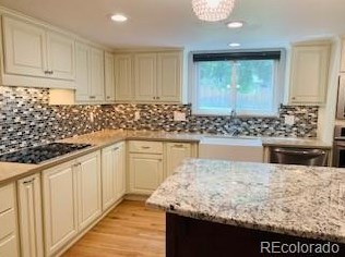 6087 Locust St, Englewood CO 80112-1324 exterior