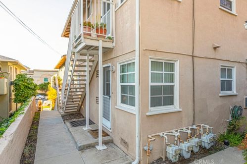 1100 Verdugo Rd, Glendale CA  91208-2918 exterior