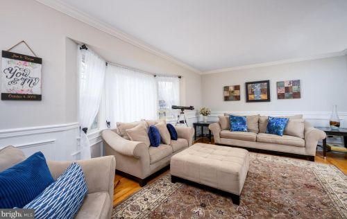 12 Marilyn Dr, East Windsor, NJ 08512-3008