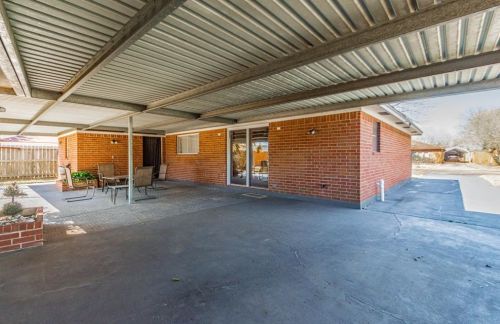 244 Bastrop St, Angleton TX 77515-4106 exterior