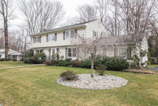 324 Timberline Rd, Mountainside, NJ 07092-1932