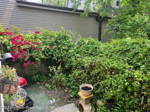 1404 Summerfield Ave, Tinton Falls NJ 07712-6342 exterior