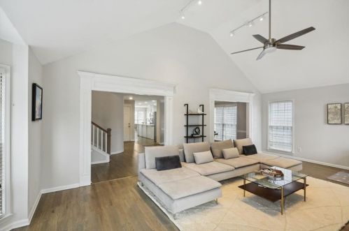 1172 Alexandria Ct, Atlanta GA  30319-4548 exterior