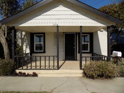 2774 Blossom St, Dos Palos, CA 93620-2404