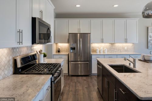 5934 Urbandale Ln, Minneapolis MN  55446 exterior