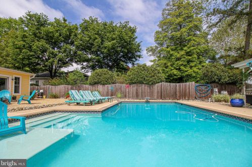 213 Avondale Cir, Severna Park MD  21146-4403 exterior