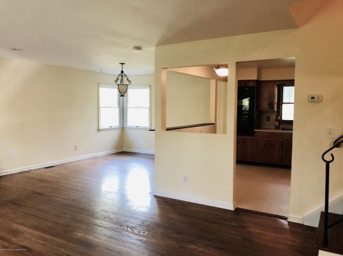 108 Green Grove Rd, Tinton Falls NJ  07712-3103 exterior