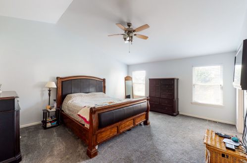 725 Bluebell Ln, Pingree Grove IL  60140-9154 exterior