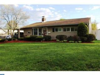21 Grove Ln, Levittown, PA 19055-1916