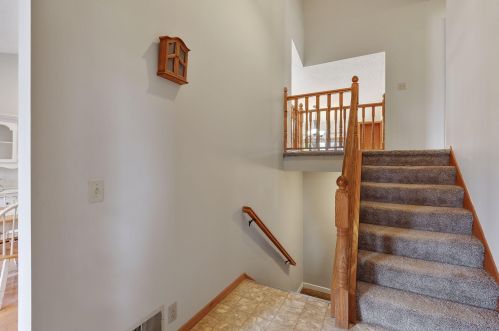 1131 Goodview Ave, Saint Paul MN  55128-6129 exterior