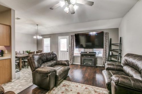 9945 Crystal Vly Way, Dallas TX  75227-5235 exterior