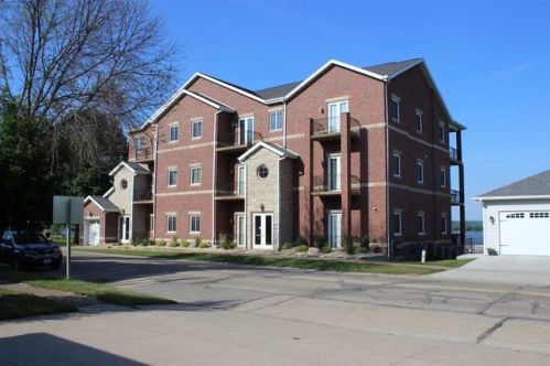 315 Riverview St, Bellevue IA  52031-1064 exterior