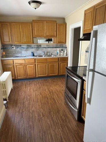 36 Main St, Middletown CT  06457-3406 exterior